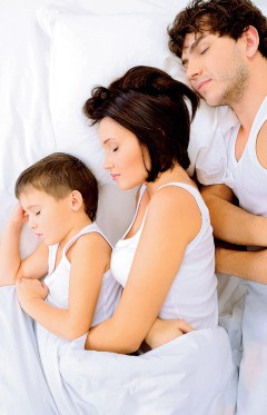 figli, dormire in tre, lettone,MAMMA,BAMBINO,spazio accogliente che sia solo del bambino,culla,